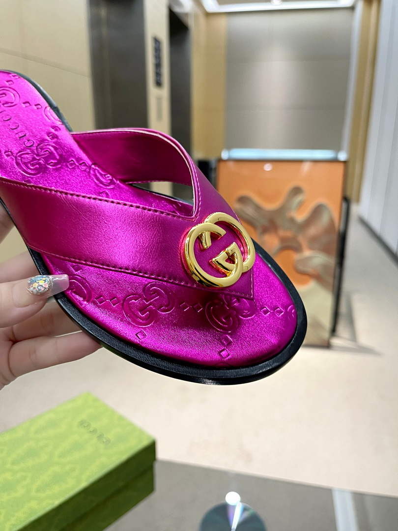 Gucci 695203 Men Women's Flip Flops Sandal G56249
