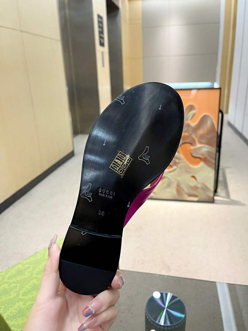 Gucci 695203 Men Women's Flip Flops Sandal G56249