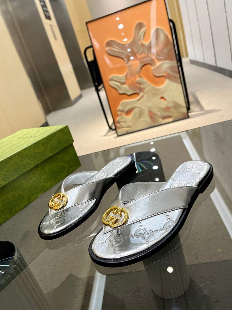 Gucci 695203 Men Women's Flip Flops Sandal G56250