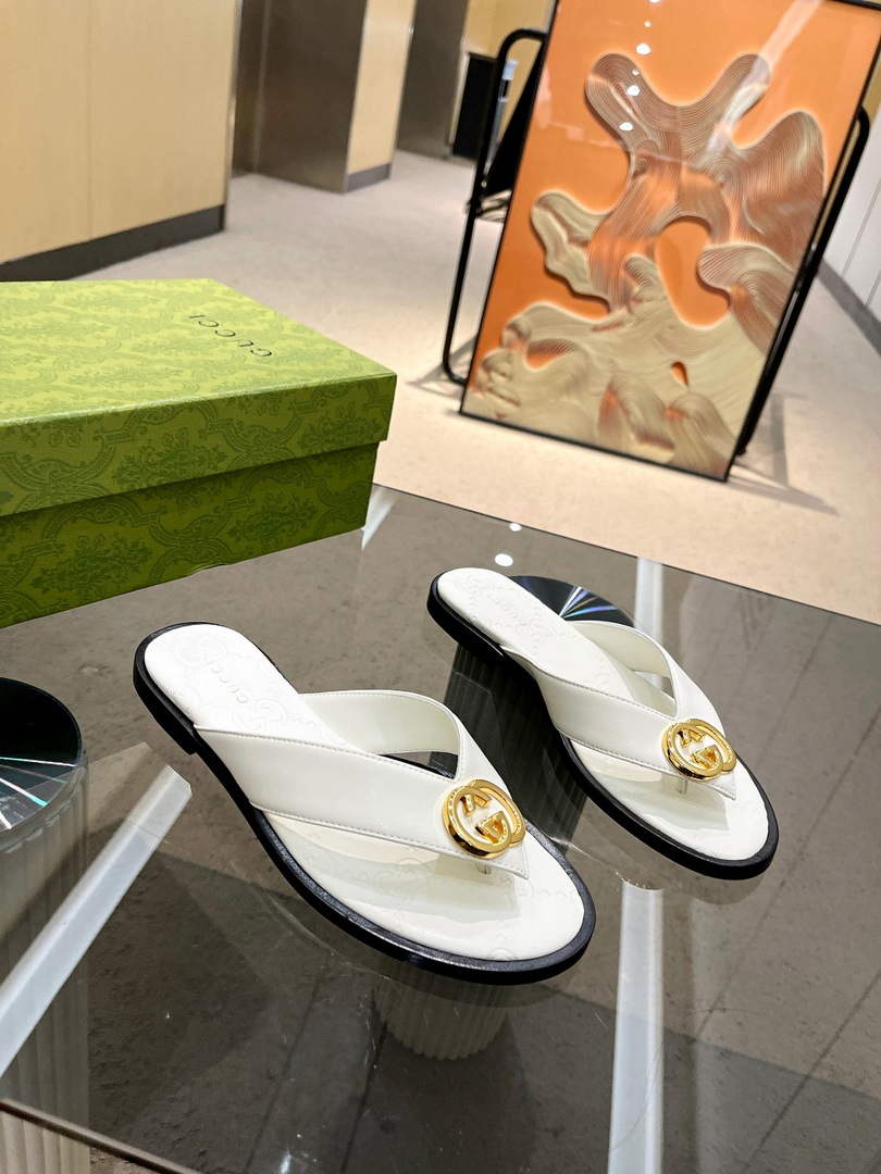 Gucci 695203 Men Women's Flip Flops Sandal G56252