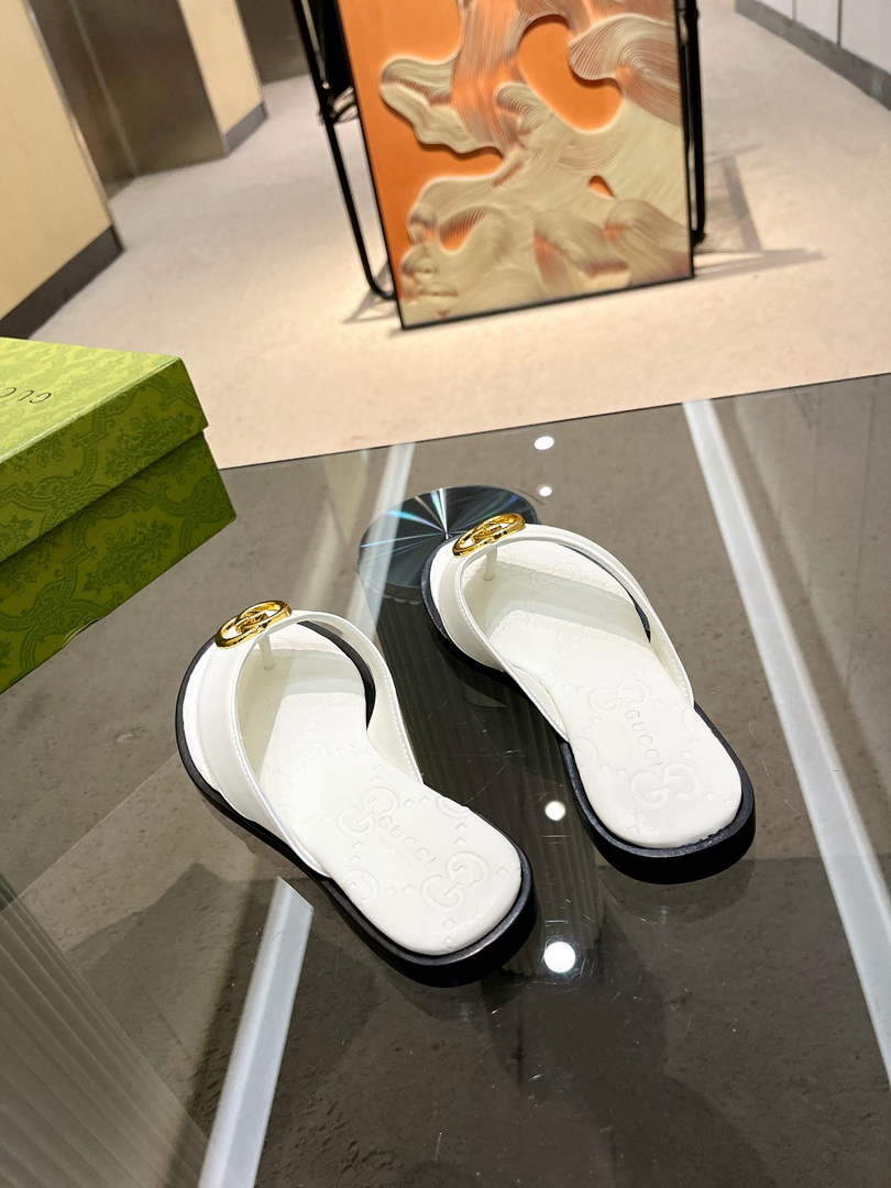 Gucci 695203 Men Women's Flip Flops Sandal G56252