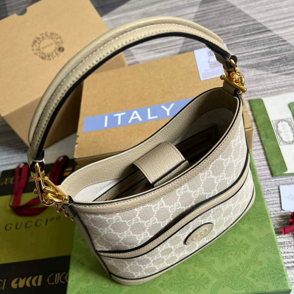 Gucci 696011 Large shoulder bag with Interlocking G Oatmeal