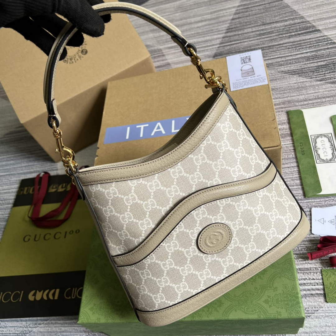 Gucci 696011 Large shoulder bag with Interlocking G Oatmeal
