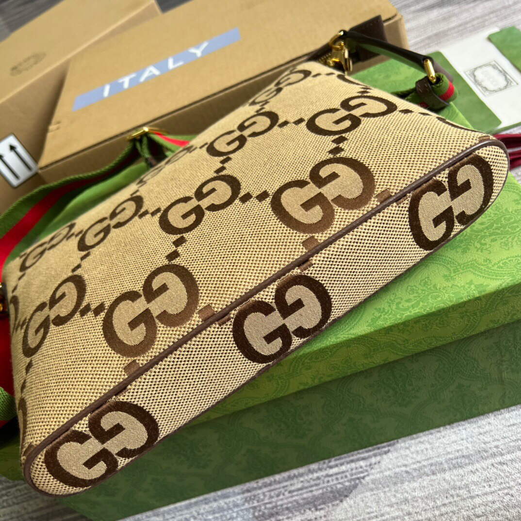 Gucci 699130 Jumbo GG Messenger Bag
