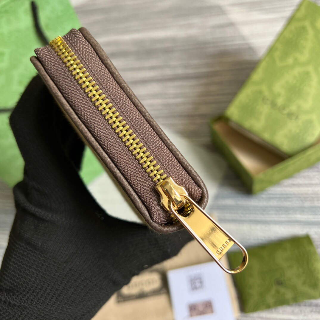 Gucci 699316 Gucci Diana jumbo GG wallet Brown