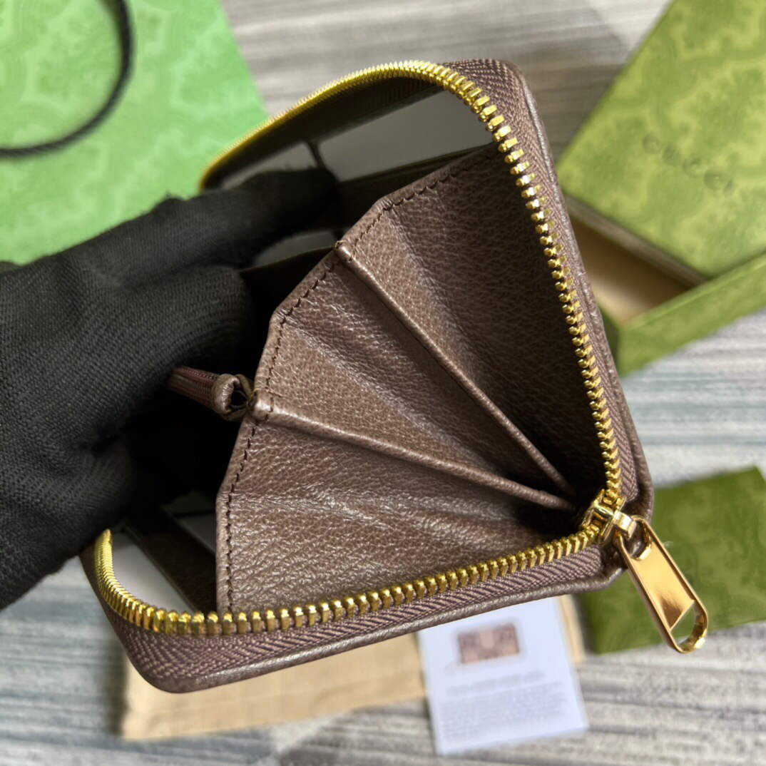 Gucci 699316 Gucci Diana jumbo GG wallet Brown