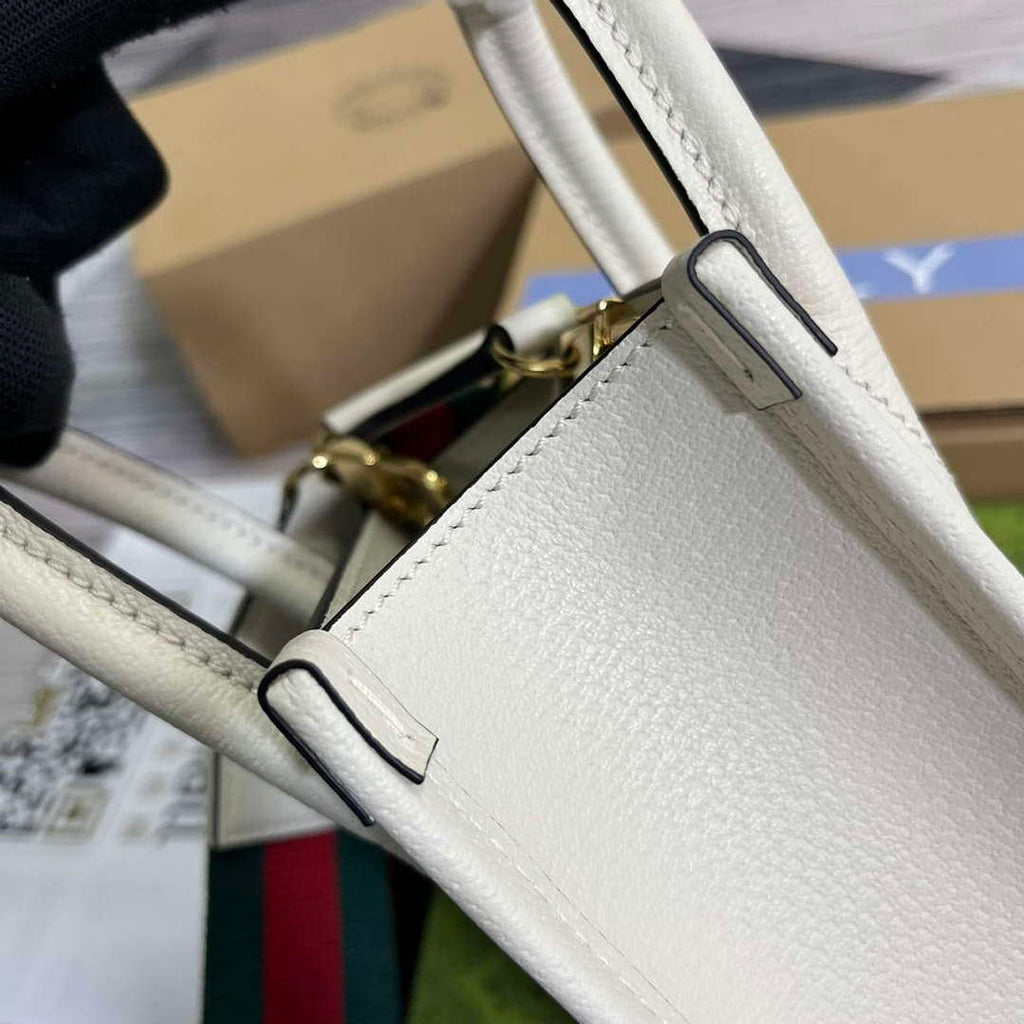 Gucci 699406 Gucci animal print mini tote bag