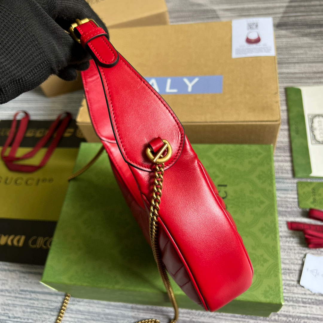 Gucci 699514 GG Marmont half-moon-shaped mini bag Red
