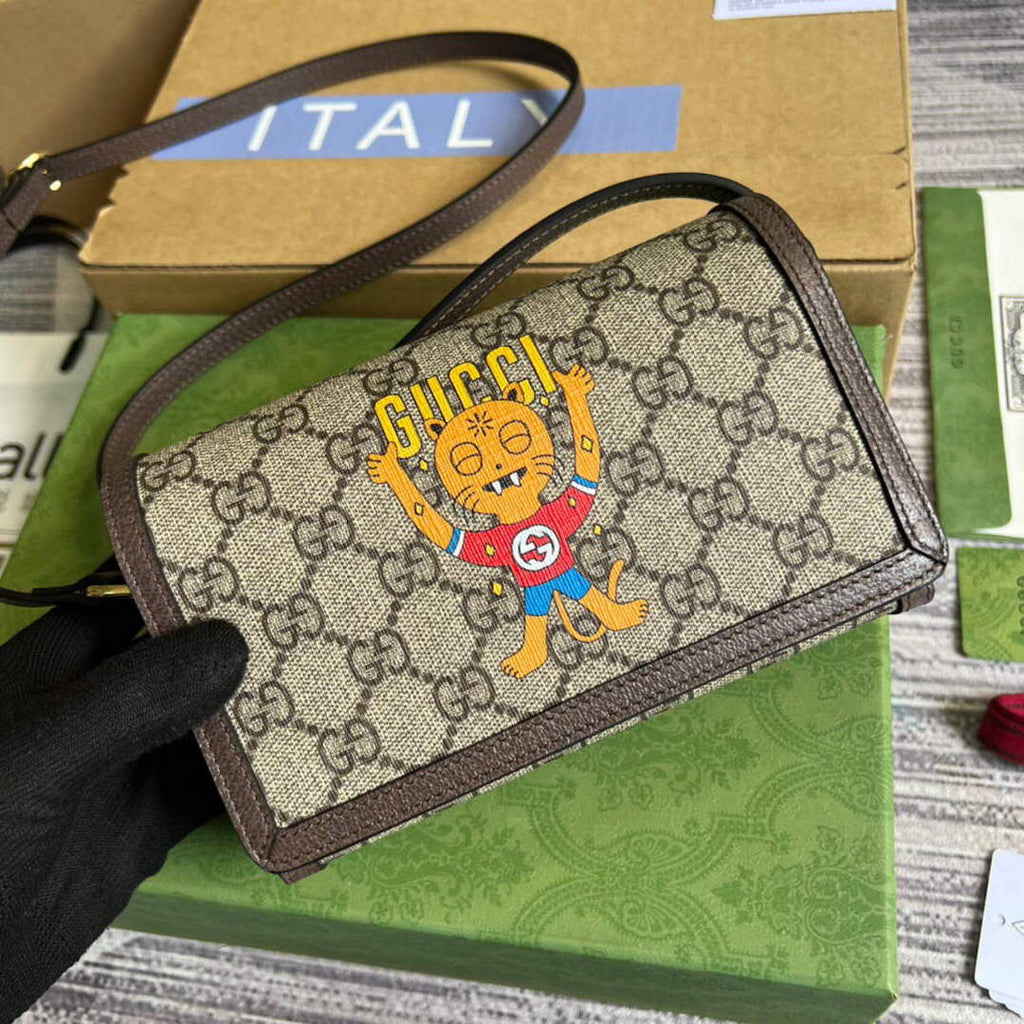 Gucci 700733 Gucci Cat print mini bag