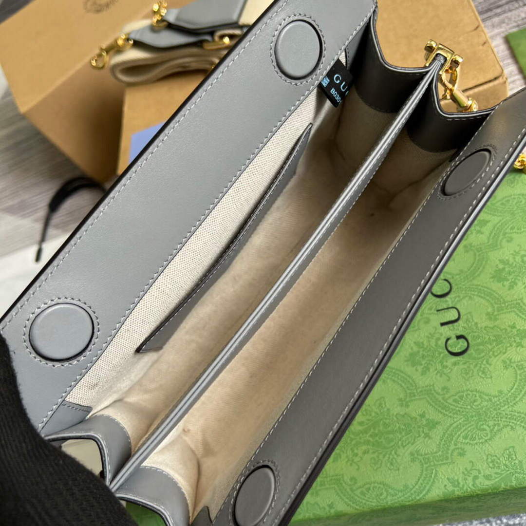 Gucci 702200 GG matelass¨¦ leather shoulder bag grey