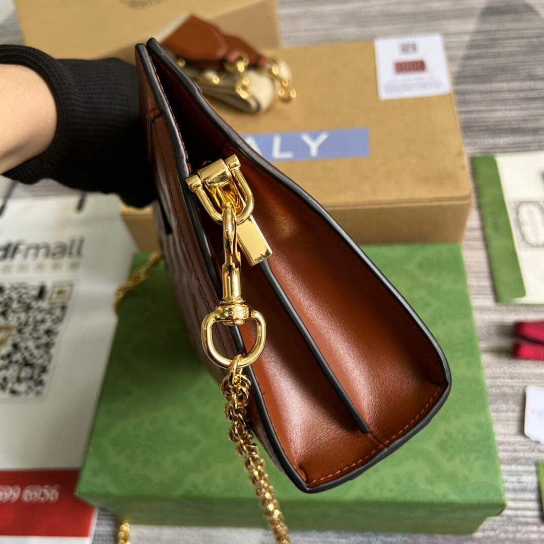 Gucci 702200 GG matelass¨¦ leather shoulder bag brown
