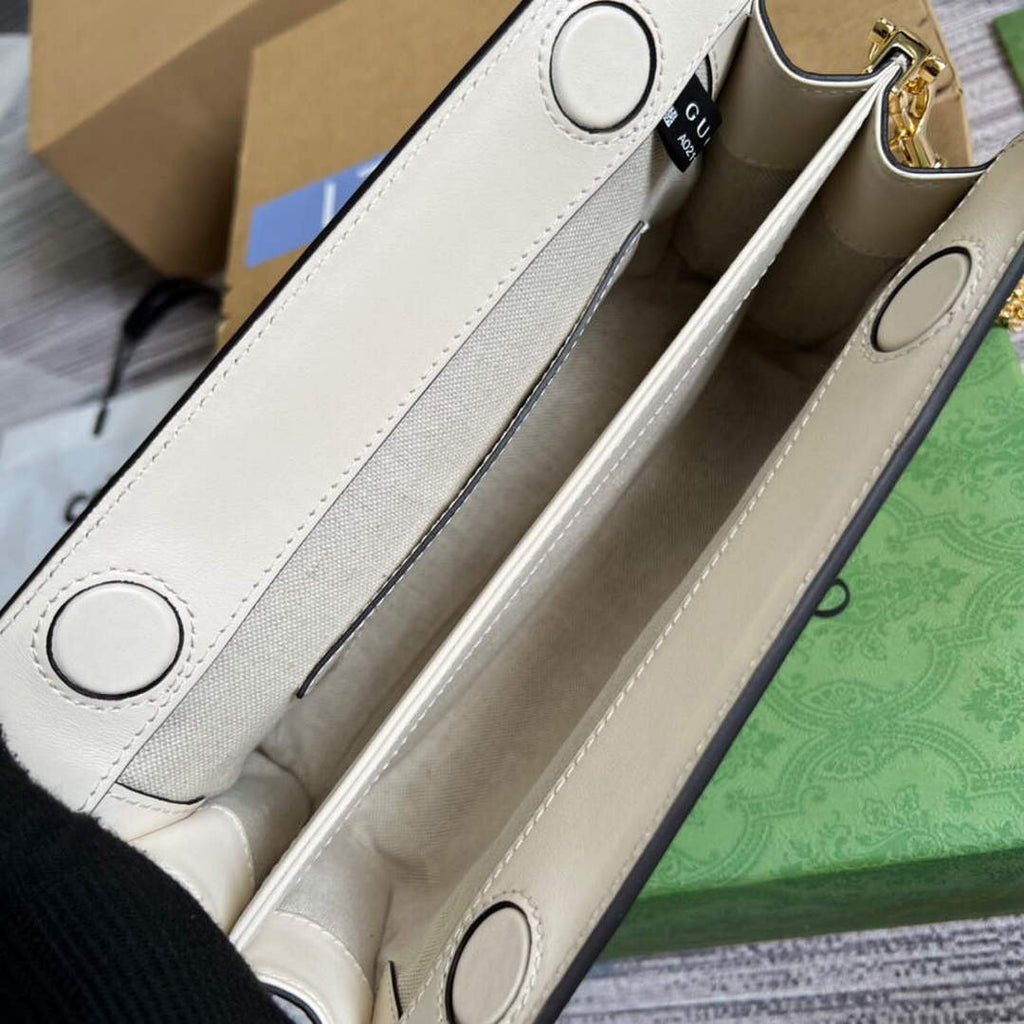 Gucci 702200 GG matelass¨¦ leather shoulder bag White