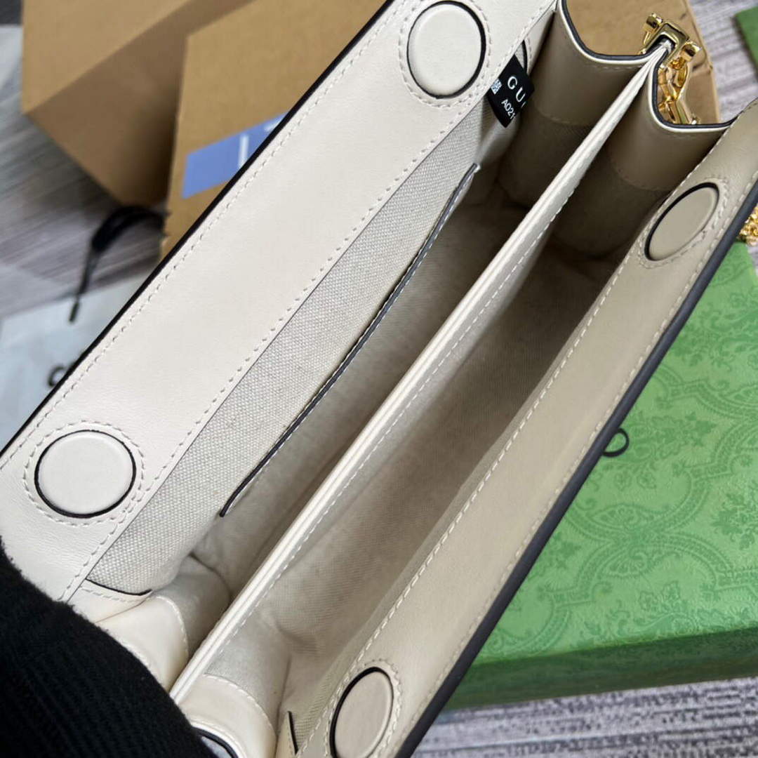 Gucci 702200 GG matelass¨¦ leather shoulder bag White