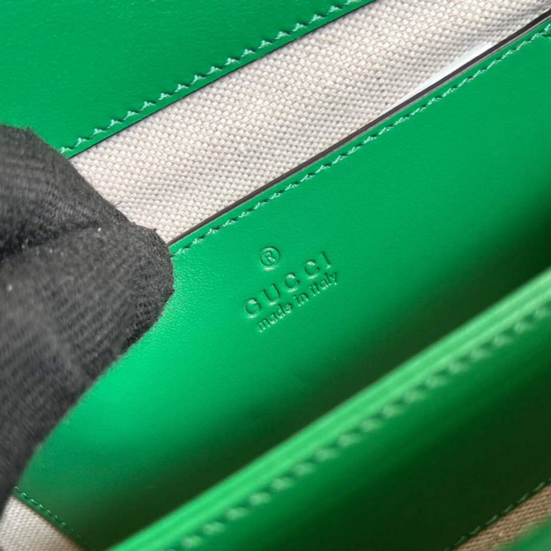 Gucci 702200 GG matelass¨¦ leather shoulder bag Green