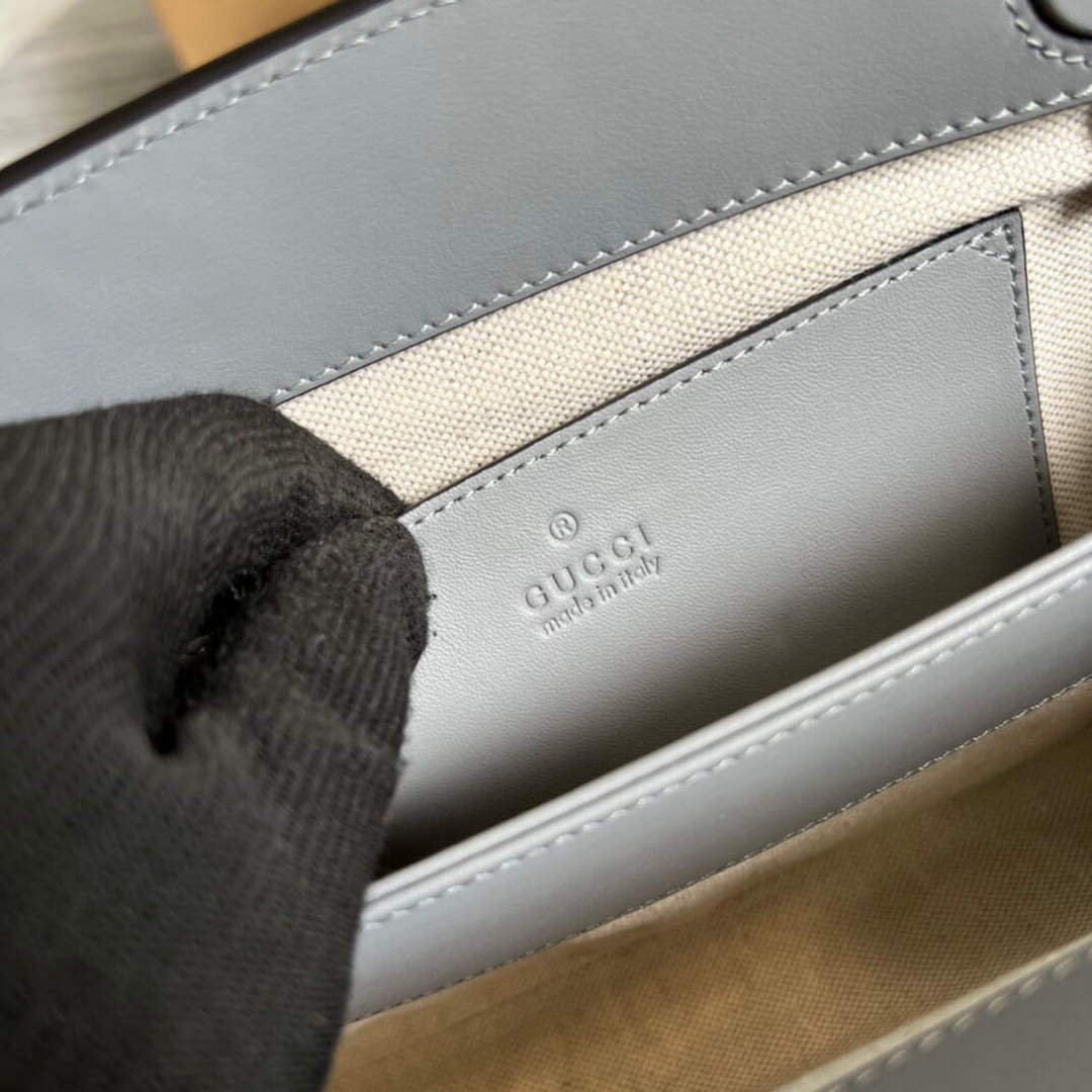 Gucci 702200 GG matelass¨¦ leather shoulder bag Dusty grey