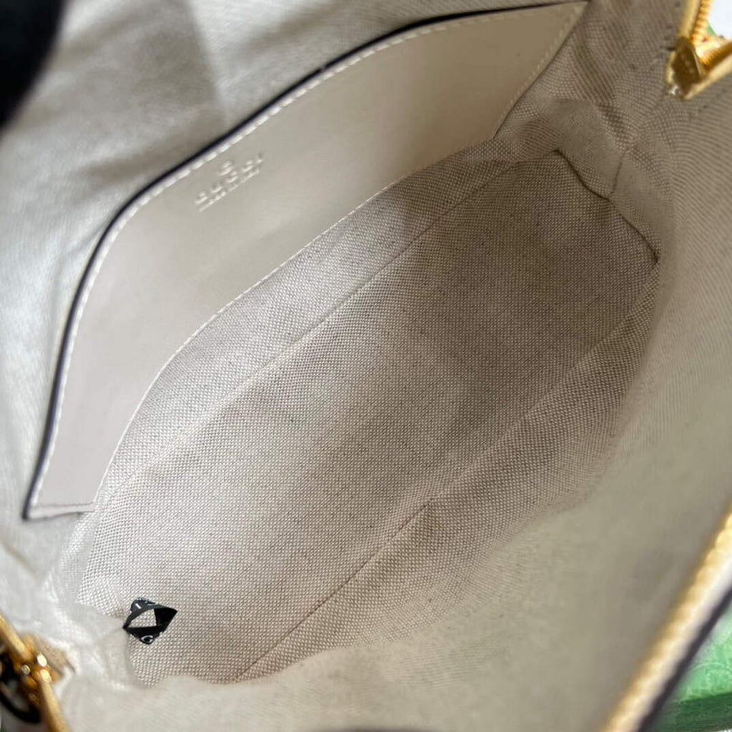 Gucci 702229 GG matelass¨¦ leather shoulder bag White