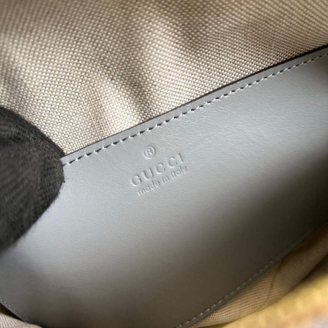 Gucci 702229 GG matelass¨¦ leather shoulder bag Dusty grey