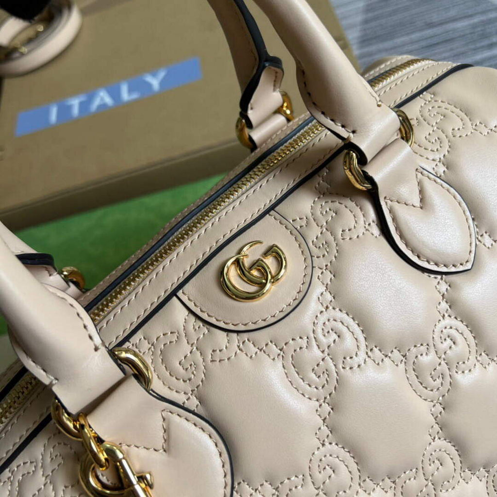 Gucci 702242 GG matelass¨¦ leather shoulder bag Beige