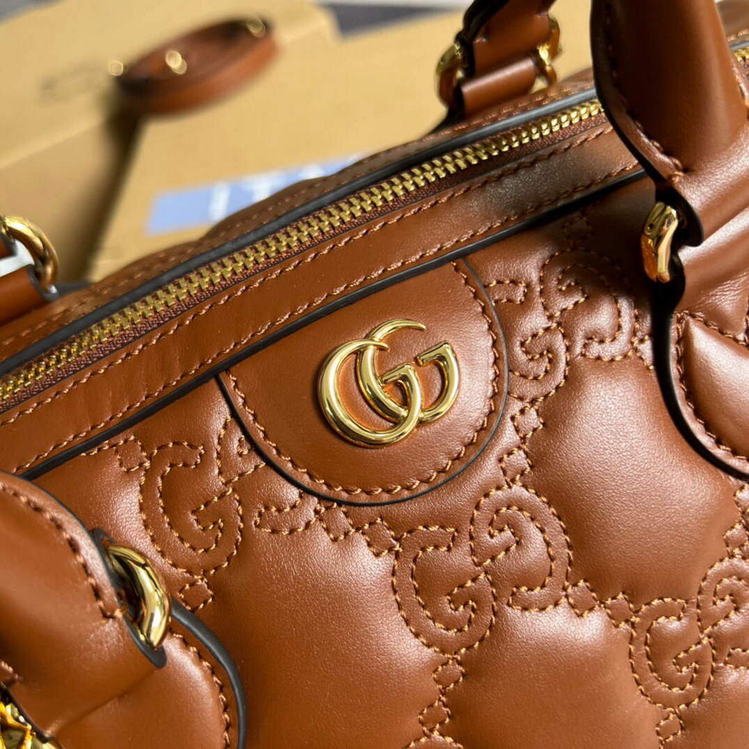 Gucci 702242 GG matelass¨¦ leather shoulder bag Brown