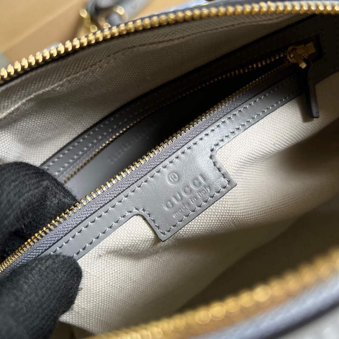 Gucci 702242 GG matelass¨¦ leather shoulder bag Dusty grey