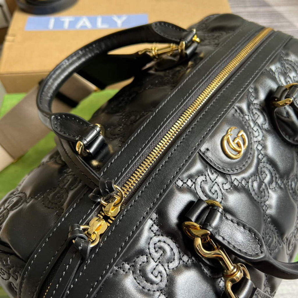 Gucci 702242 GG matelass¨¦ leather shoulder bag Black