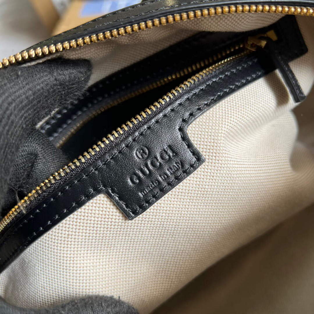 Gucci 702242 GG matelass¨¦ leather shoulder bag Black