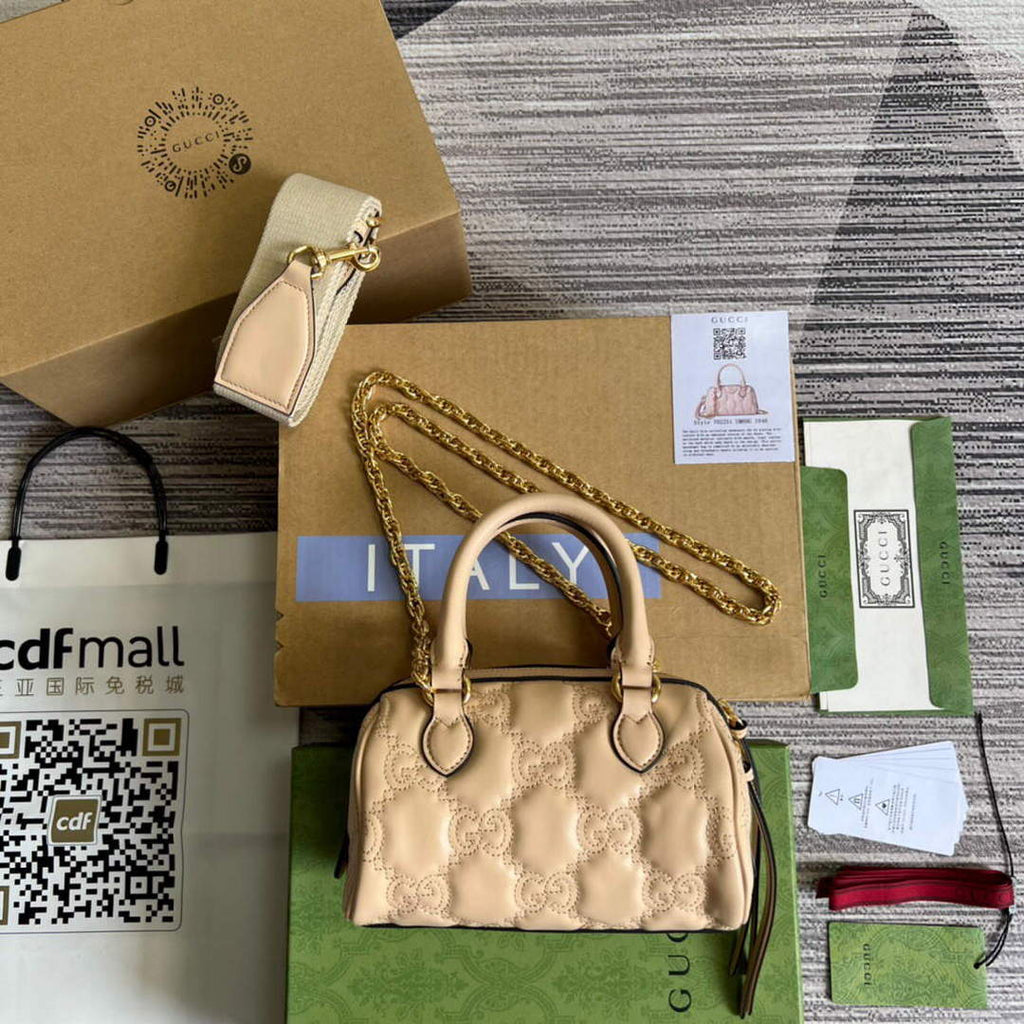 Gucci 702251 GG matelass¨¦ leather top handle bag Beige