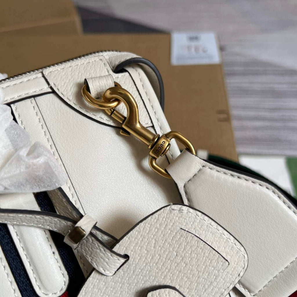 Gucci 715772 Small top handle bag with Double G White