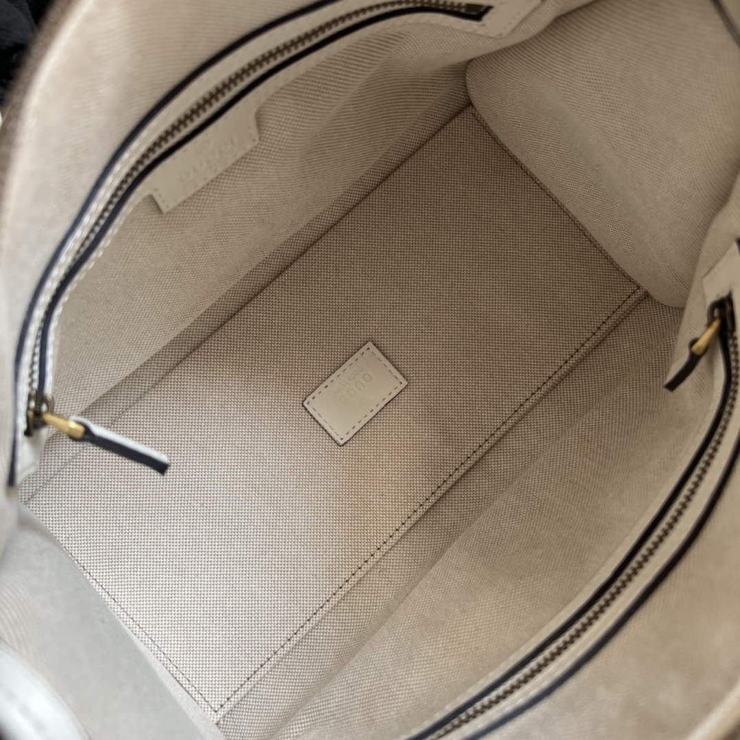 Gucci 715772 Small top handle bag with Double G White