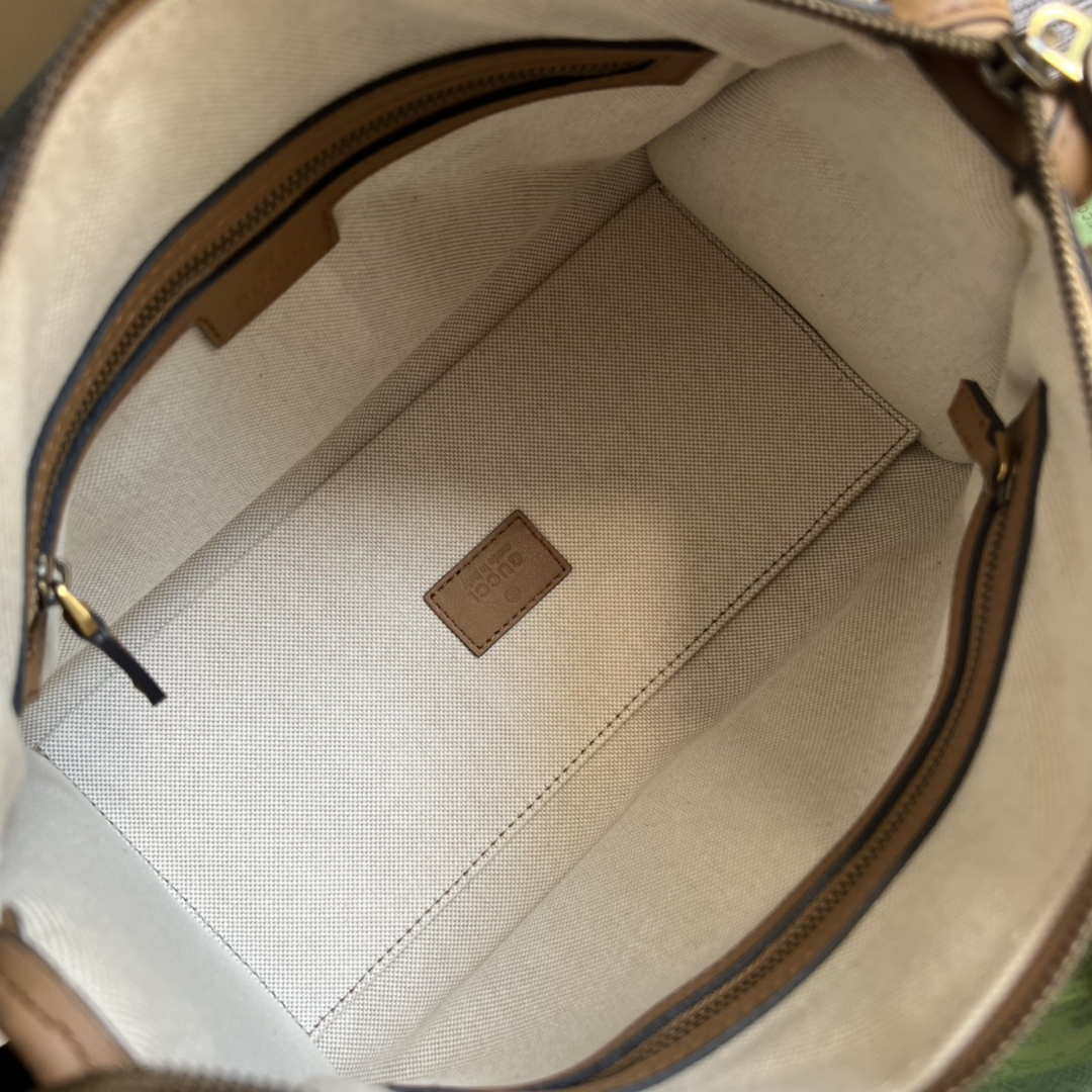 Gucci 715772 Small top handle bag with Double G Light Brown