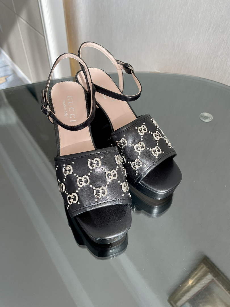 Gucci 719844 Women's Lnterlocking G Studs Sandal G56234