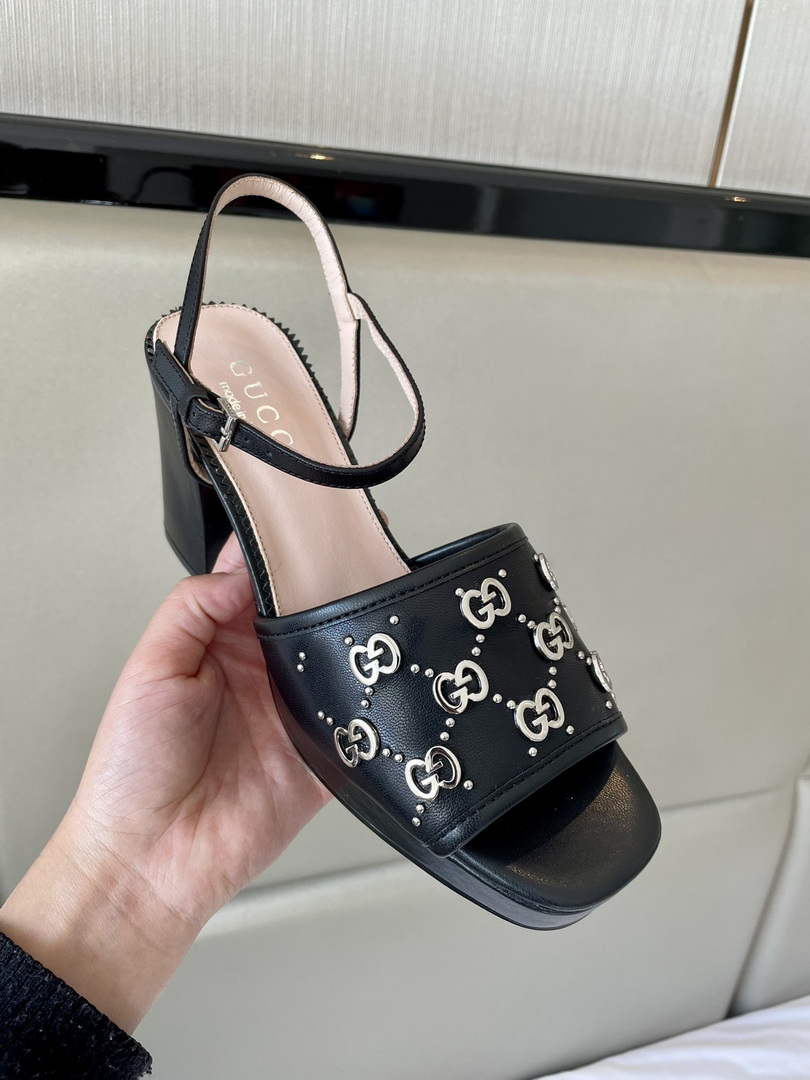 Gucci 719844 Women's Lnterlocking G Studs Sandal G56234