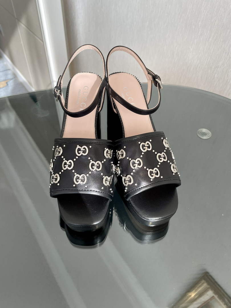 Gucci 719844 Women's Lnterlocking G Studs Sandal G56234