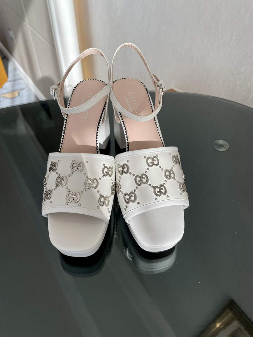 Gucci 719844 Women's Lnterlocking G Studs Sandal G56235