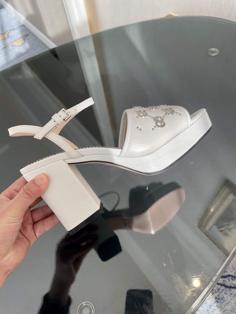 Gucci 719844 Women's Lnterlocking G Studs Sandal G56235