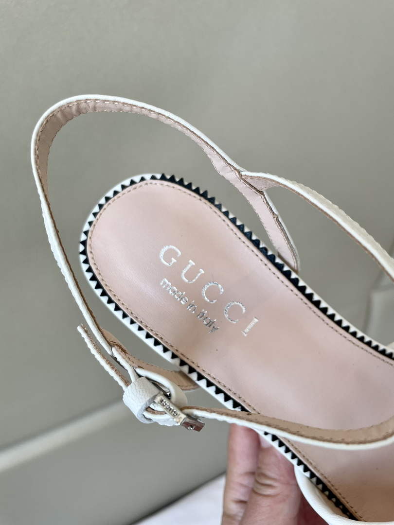 Gucci 719844 Women's Lnterlocking G Studs Sandal G56235