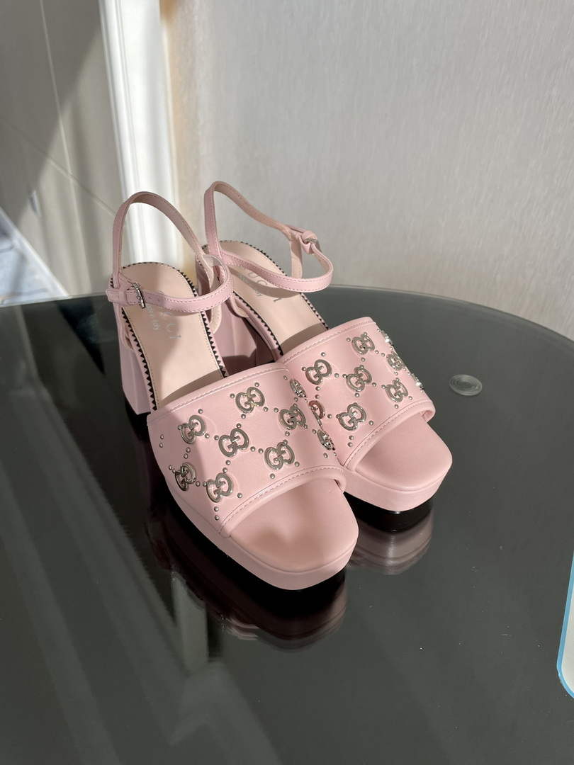 Gucci 719844 Women's Lnterlocking G Studs Sandal G56236
