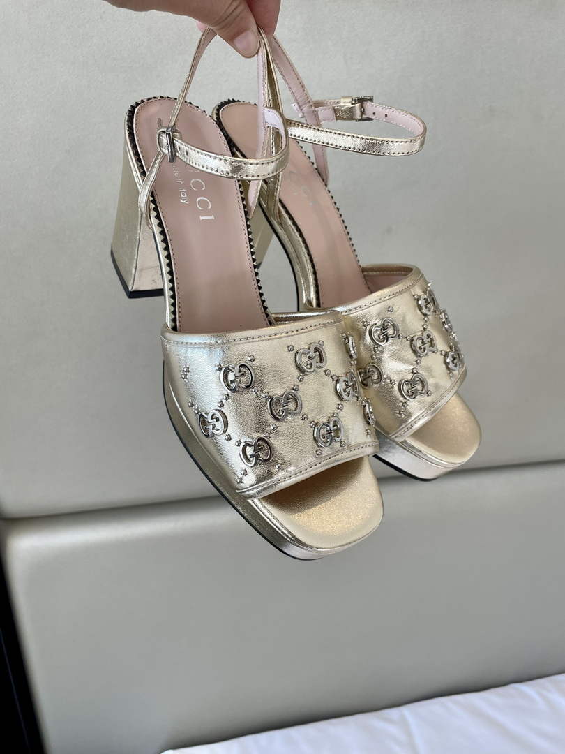 Gucci 719844 Women's Lnterlocking G Studs Sandal G56237