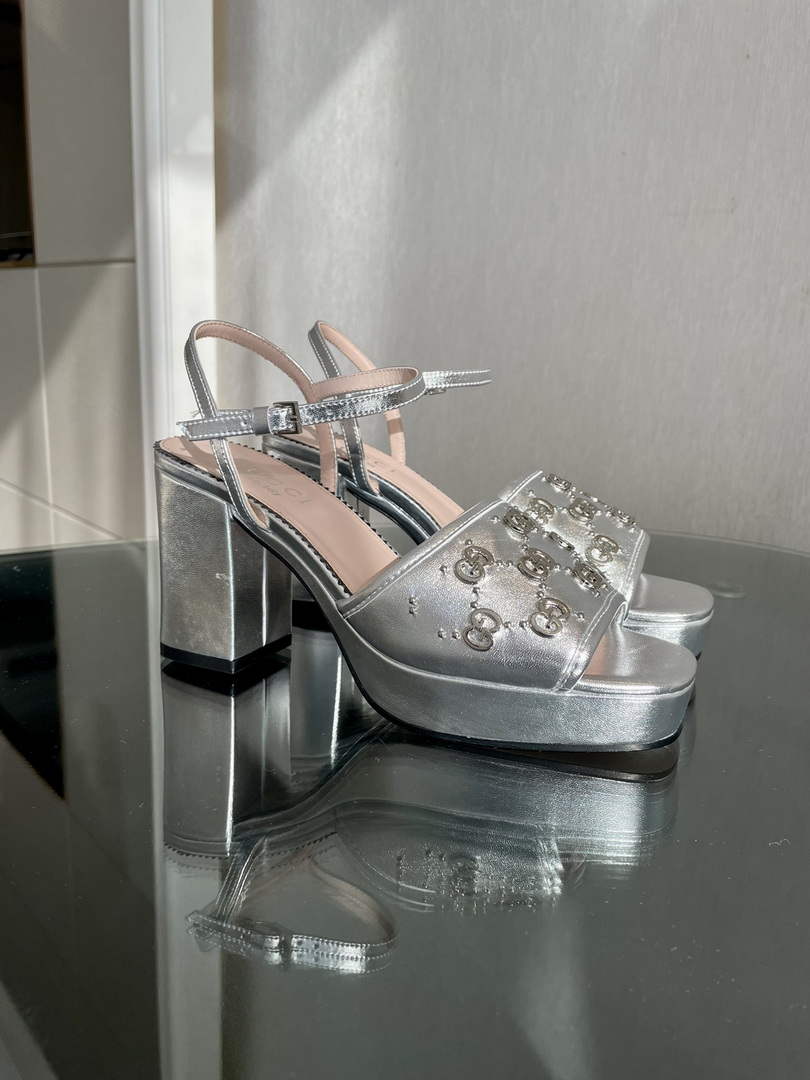 Gucci 719844 Women's Lnterlocking G Studs Sandal G56238