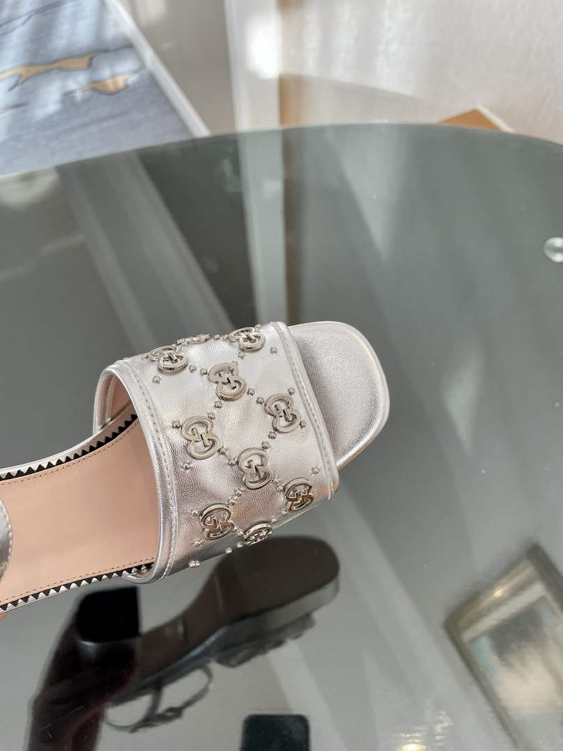Gucci 719844 Women's Lnterlocking G Studs Sandal G56238