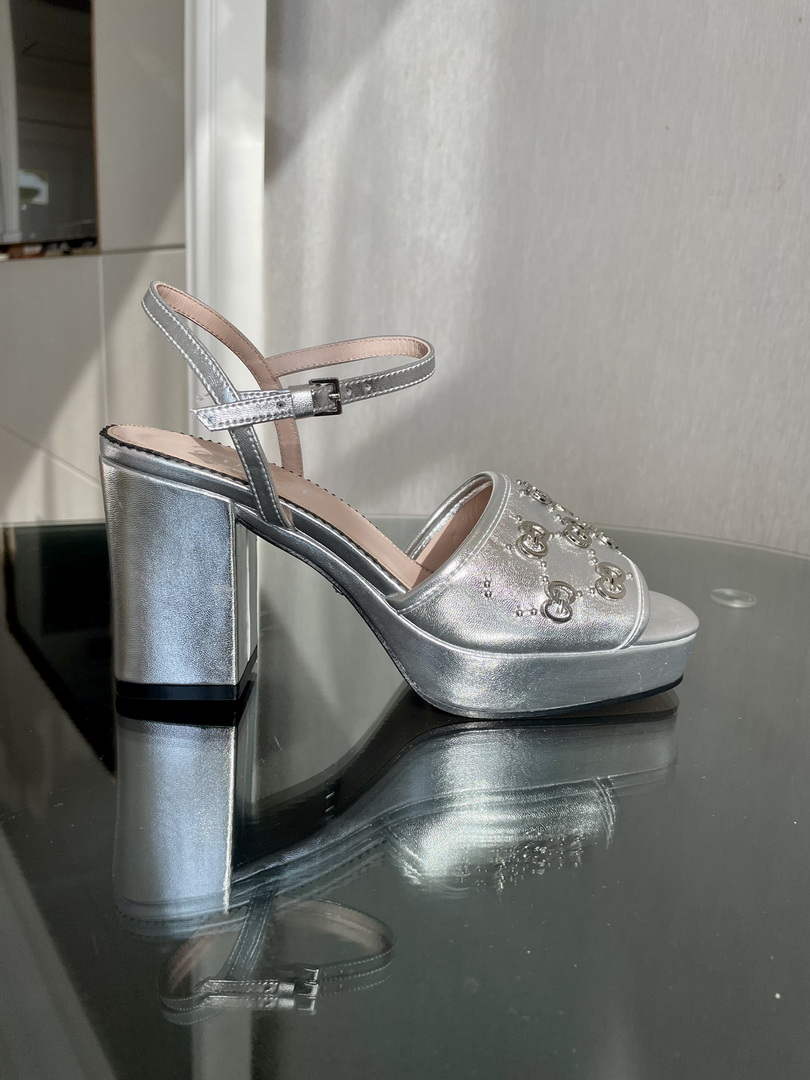 Gucci 719844 Women's Lnterlocking G Studs Sandal G56238