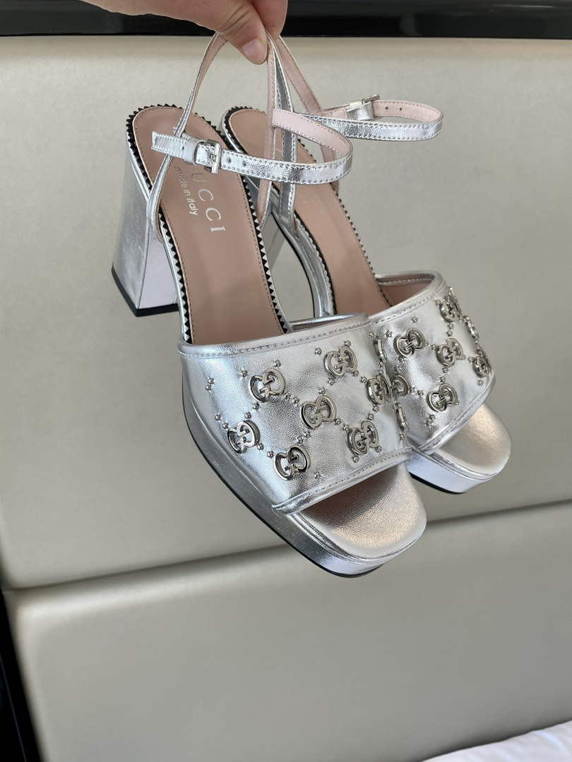 Gucci 719844 Women's Lnterlocking G Studs Sandal G56238