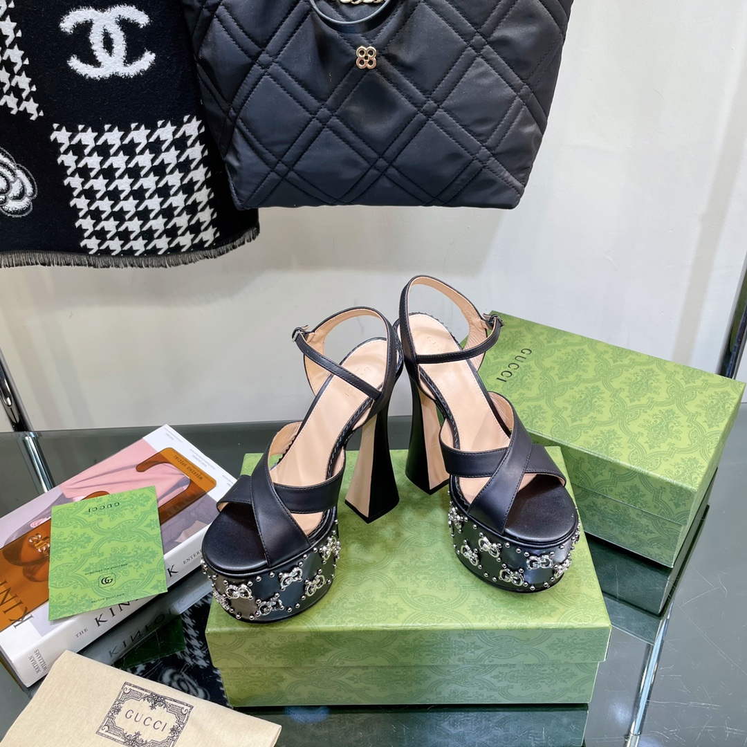 Gucci 719843 Women's Lnterlocking G Studs Sandal G56231