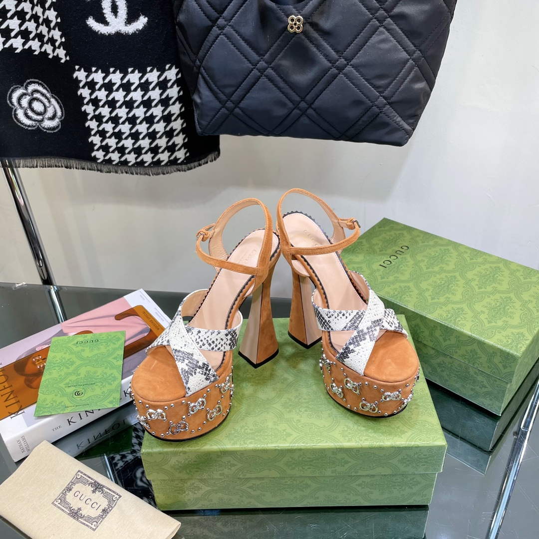 Gucci 719843 Women's Lnterlocking G Studs Sandal G56230