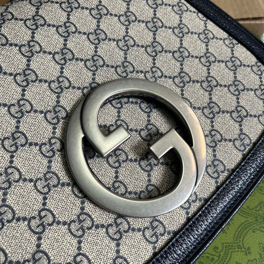 Gucci 721172 Blondie Medium top handle bag Beige and ebony Navy blue