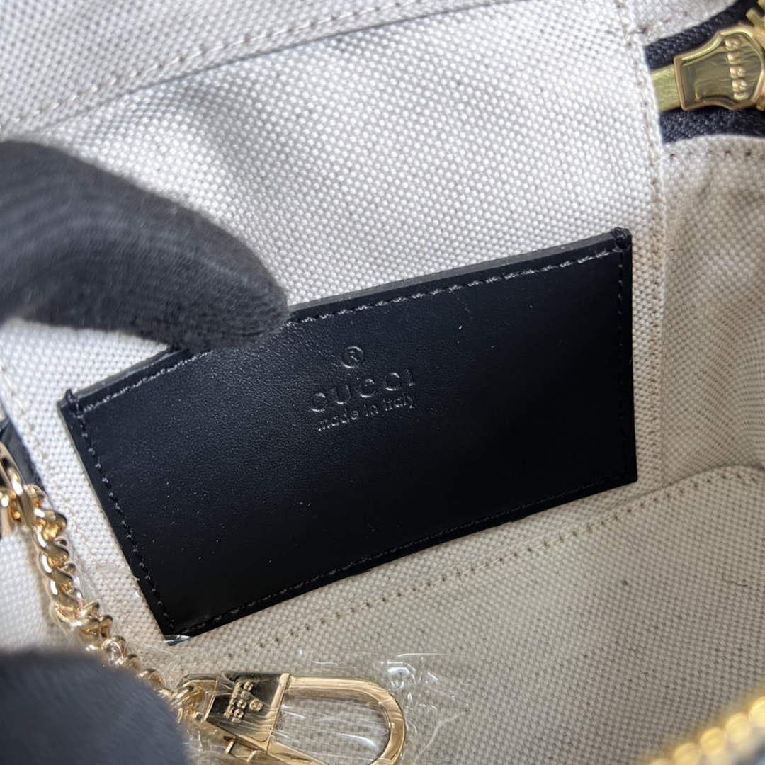 Gucci 723770 GG Matelass¨¦ Top Handle Mini Bag Black