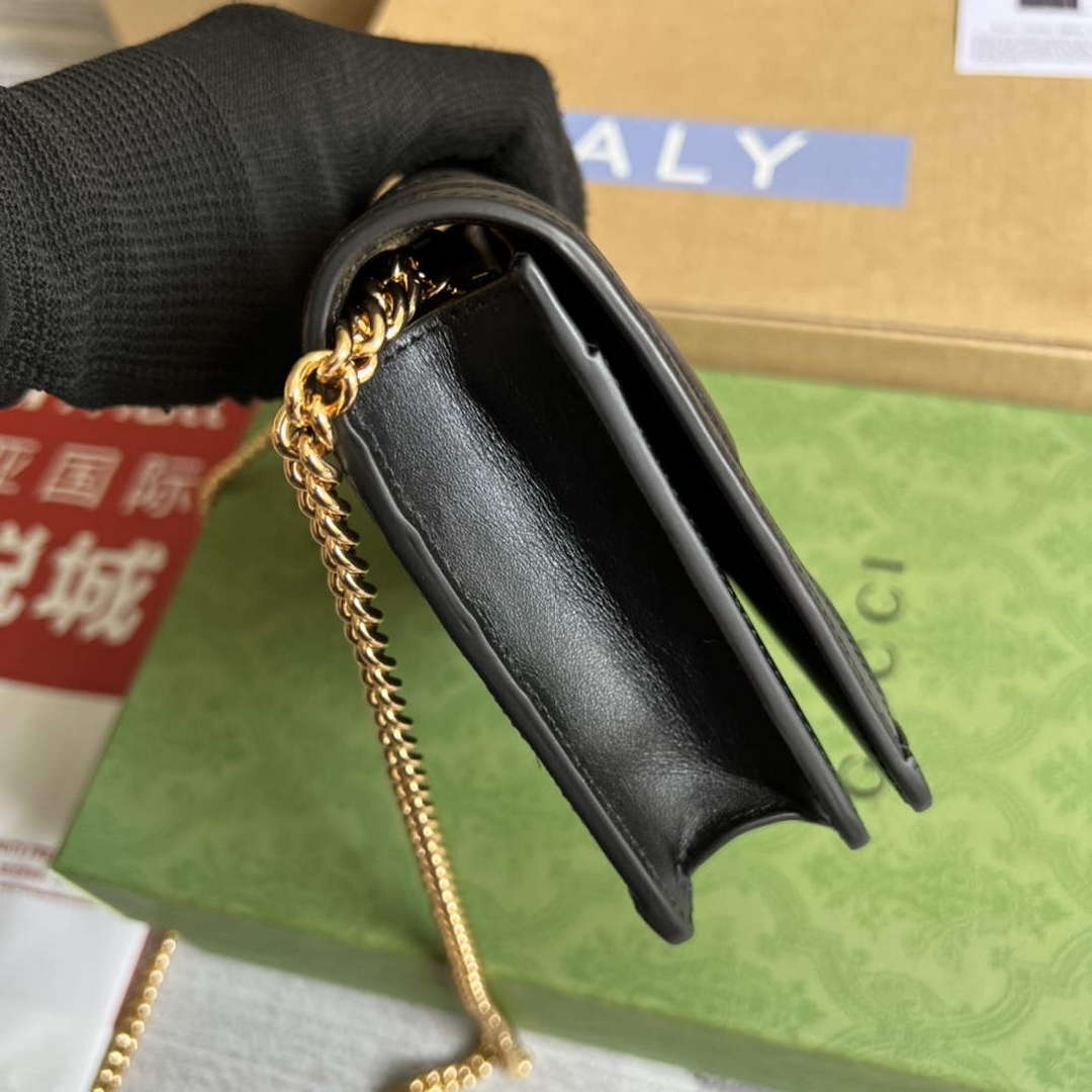 Gucci 723787 GG Matelass¨¦ Chain Wallet Black