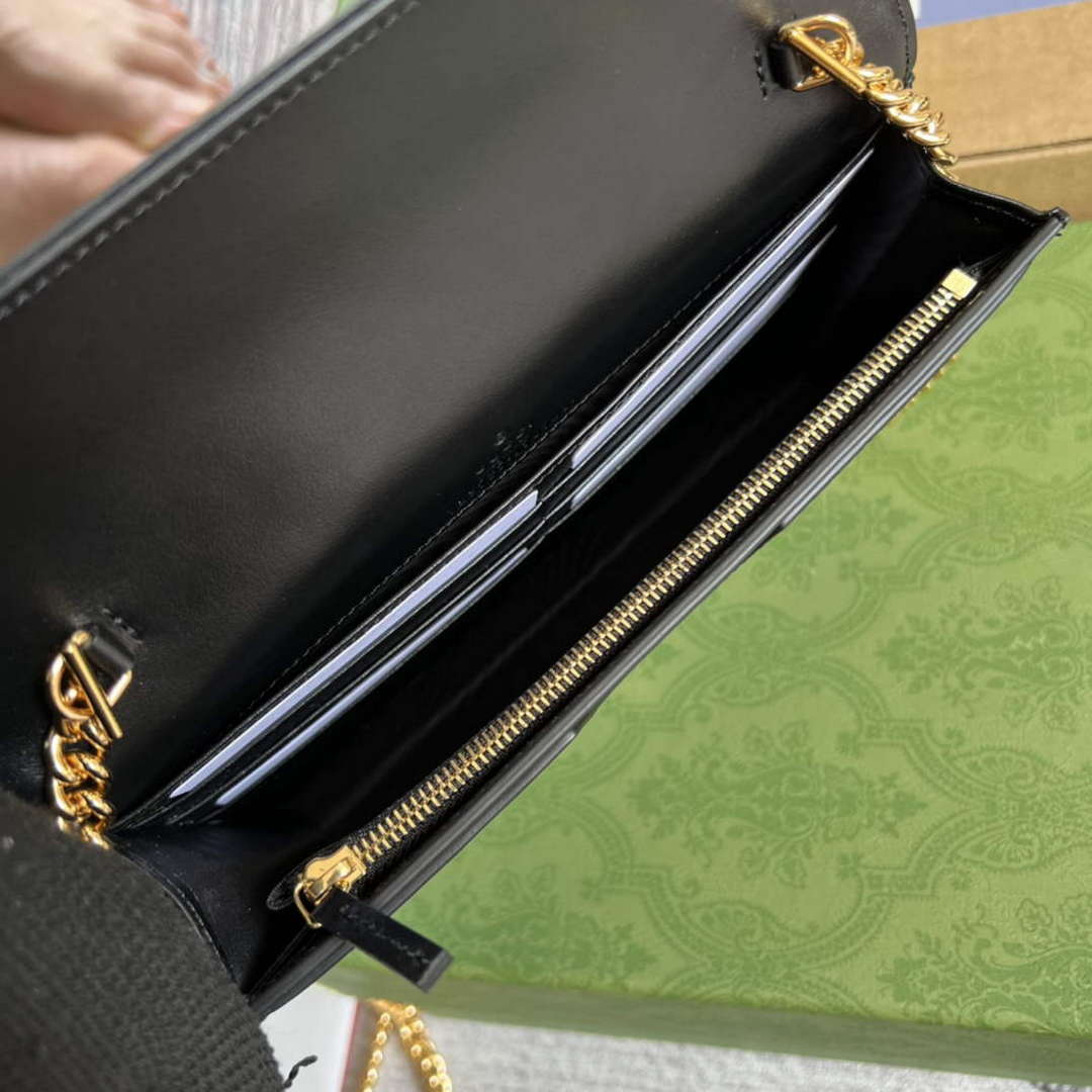 Gucci 723787 GG Matelass¨¦ Chain Wallet Black
