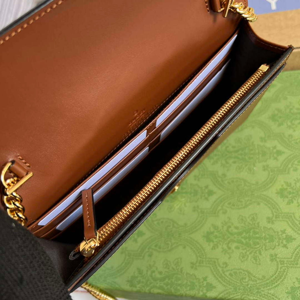Gucci 723787 GG Matelass¨¦ Chain Wallet Brown