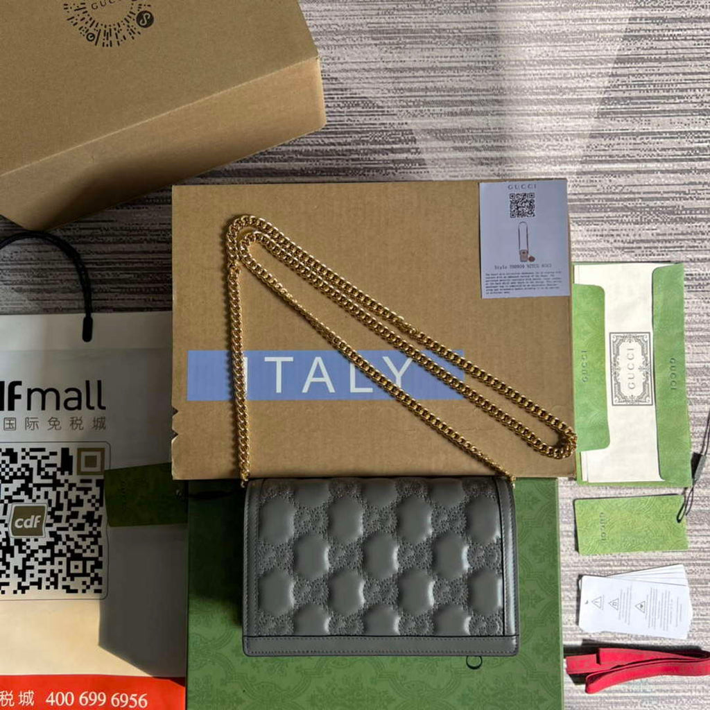 Gucci 723787 GG Matelass¨¦ Chain Wallet Grey